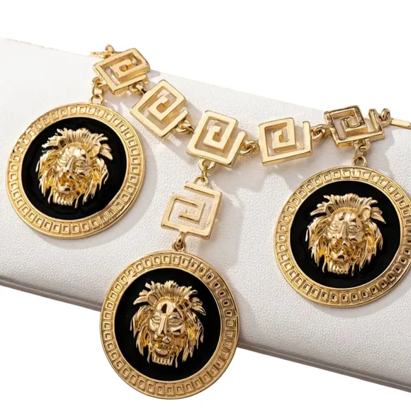 High Fashion Embossed Lion Head Three Pendant Gold Black Necklace - Picture 3 of 3